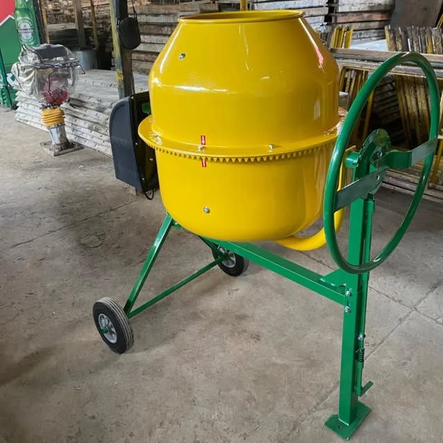 Mezcladora de concreto disponible en bodega de Inversiones Crecer